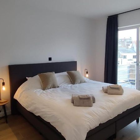 Luxueus, Ruim Appartement Op 350M Van Het Strand Oostende Dış mekan fotoğraf